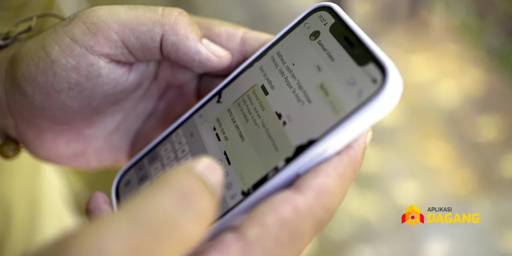 UMKM Jakarta melayani pelanggan via WhatsApp
